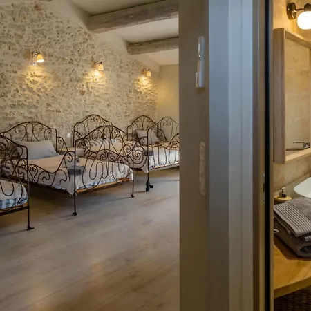 Holiday home La Pergoline - Large Renovated With Pool And Jacuzzi